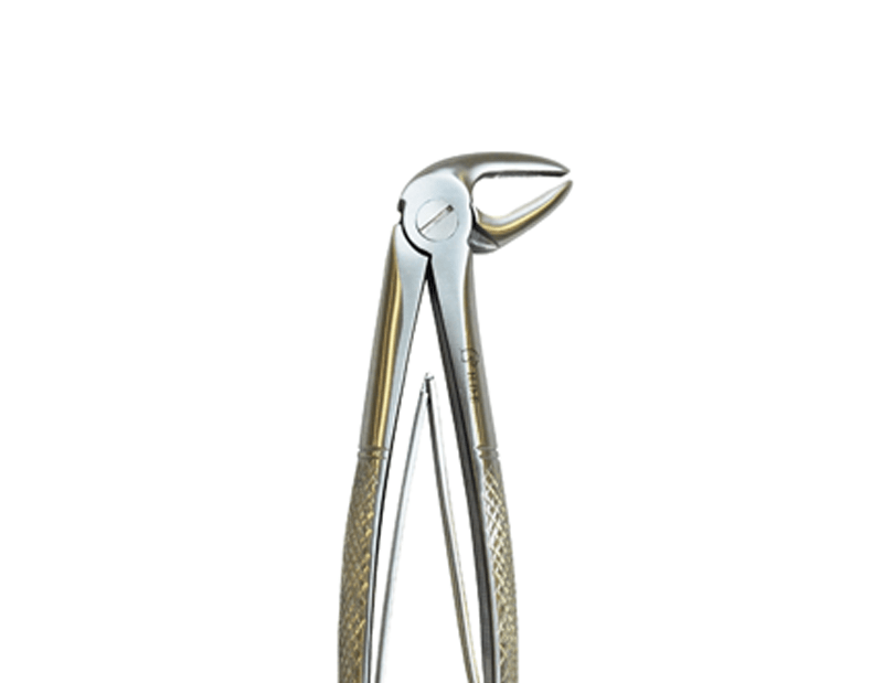 90° Curved Forceps Open Close-Up